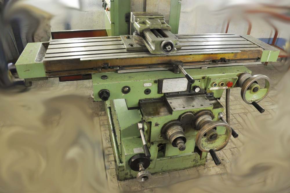 Фото консольно-фрезерного верстата FU-36